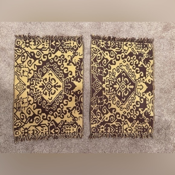 2 decorated placemats brown and tan - Picture 2 of 4